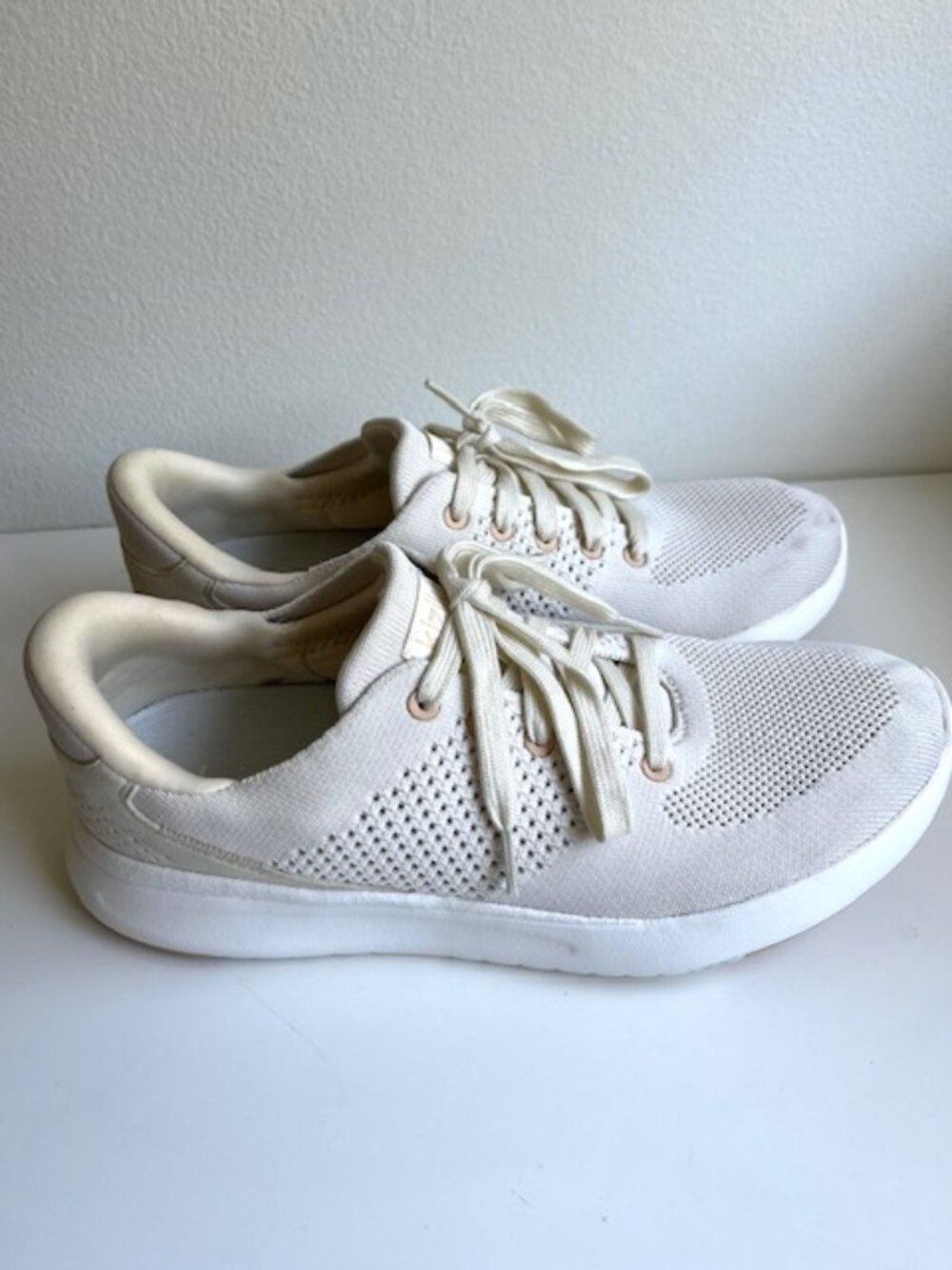 Kizik Lima Sneaker in White Creme | Size 8.5 - Picture 2 of 6